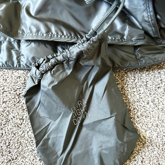 UNIQLO Hunter Green PACKABLE Lightwght COLLARLESS ULTRA LIGHT DOWN JACKET XXL - Picture 11 of 12